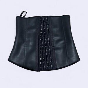 Black YIANNA latex corset waist trainer